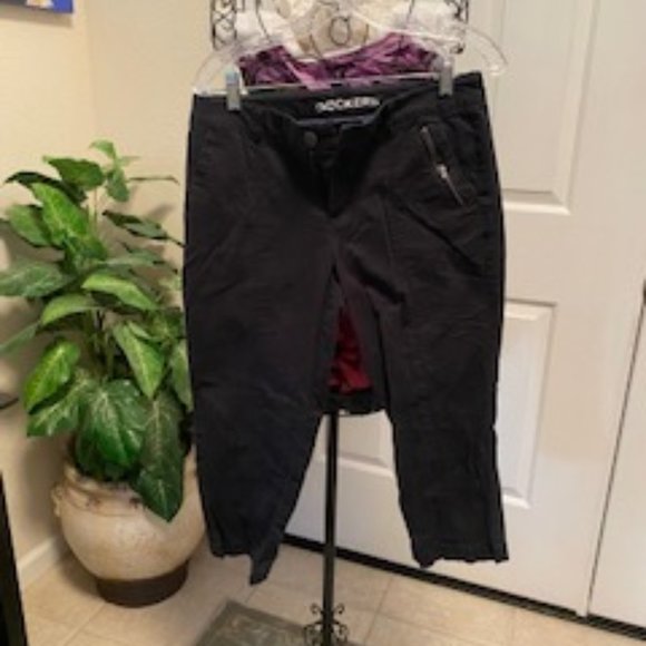 Capris - Picture 1 of 4